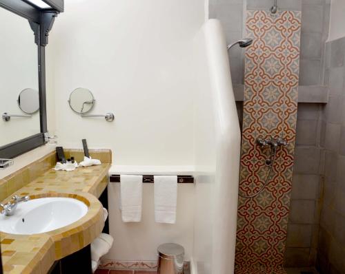 Koupelna v ubytování Borjs Hotel Suites & Spa