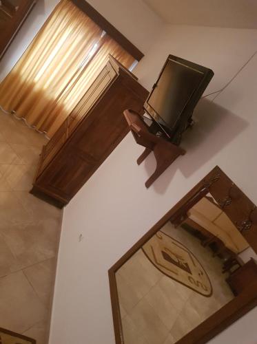 Televisyen dan/atau pusat hiburan di Hotel Etrusco
