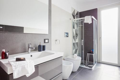 Koupelna v ubytování Villa Giame - Heated Pool, Beach at 350m