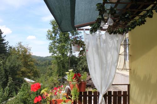 Daskalov Bungalowsにあるバルコニーまたはテラス
