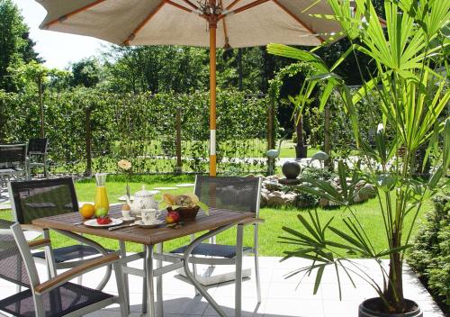 Κήπος έξω από το Hotel Waldhusen - Adults Only