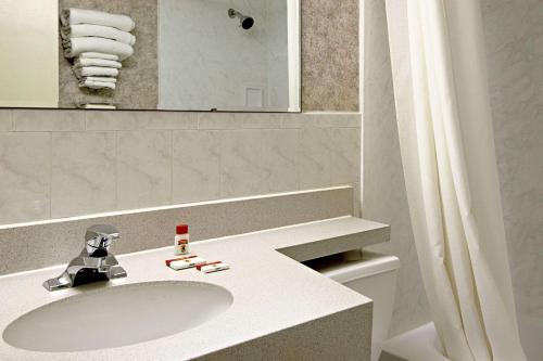 Kúpeľňa v ubytovaní Super 8 by Wyndham Atlantic City