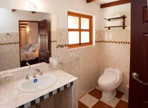 Ванная комната в HOTEL CAMPESTRE LA CASONA VILLA de LEYVA
