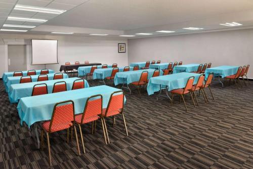 Konferenční prostory v ubytování Baymont by Wyndham Des Moines North