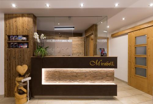 The lobby or reception area at Hotel Garni Mirabell