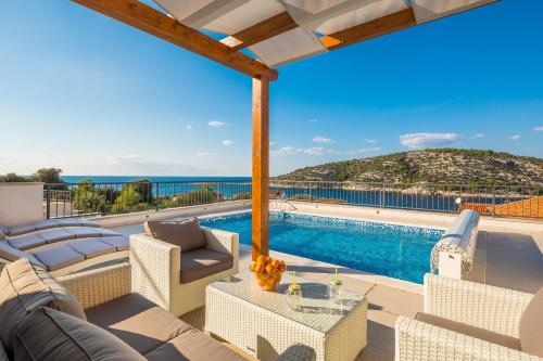 Villa Diomedes with the sea view and the pool