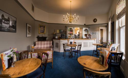 Old Hall Hotelにあるシーティングエリア