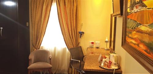 Ruang duduk di Constantia Manor Guest House