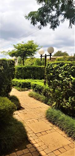 Taman di luar Constantia Manor Guest House