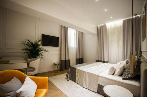 Club boutique rooms
