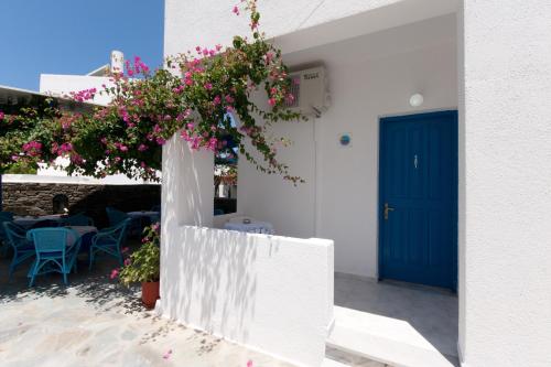 Gallery image of Ayeri Hotel in Parikia