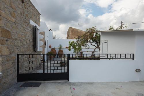 Balkoni atau teres di Iliopetra Studio
