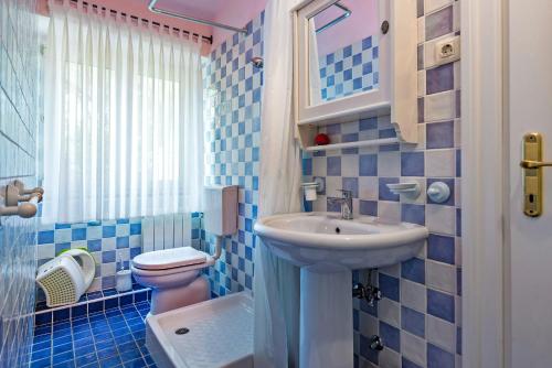 Kúpeľňa v ubytovaní Villa Arbora in Kavran (Haus für 10 Personen)
