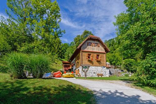 Gallery image of Sobol in Kočičin (Haus für 6-9 Personen) in Kuželj
