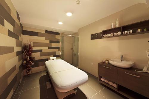 Spa dan/atau kemudahan kesihatan lain di Agusta Hotel, Garden & SPA