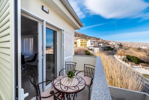 Balkón nebo terasa v ubytování Apartmani Matej B