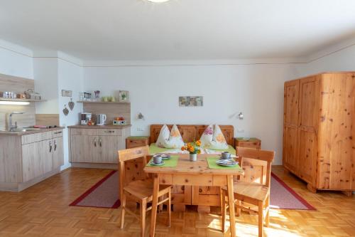Kuchyň nebo kuchyňský kout v ubytování Ranacherhof