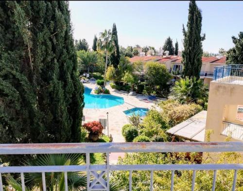 Piscina a Paradise Garden o a prop