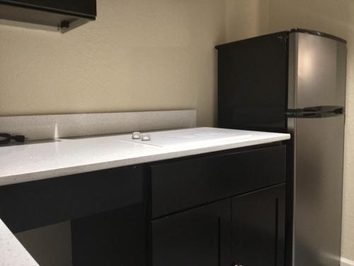 Dapur atau dapur kecil di Days Inn by Wyndham Freeport