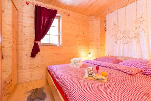 Ένα ή περισσότερα κρεβάτια σε δωμάτιο στο Holiday Home Kuća za odmor LEA - Ravna Gora