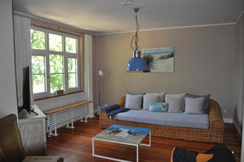 Et opholdsområde på Strandvilla Waldhaus