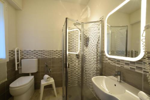 Un baño de Hotel Bristol