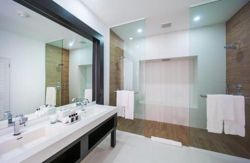 Koupelna v ubytování S Hotel Montego Bay - Luxury Boutique All-Inclusive Hotel