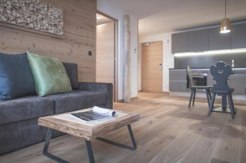 Χώρος καθιστικού στο Ahrner Wirt Apartments