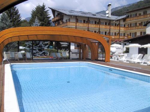 Piscina en o cerca de Hôtel Les Glaciers