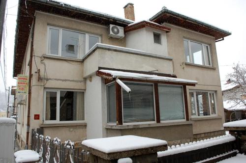 Borova House om vinteren