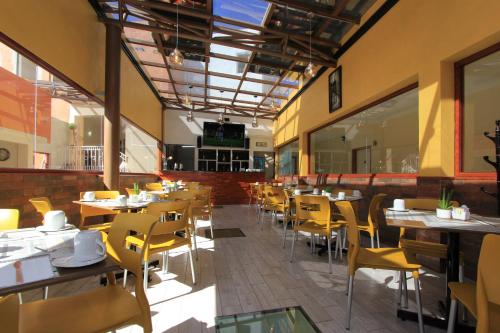 Restaurant o un lloc per menjar a Hotel Santa Rita