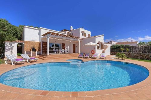Villa Karina (Spanje Sant Lluís) - Booking.com