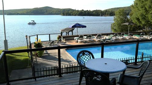 Sir Sam's Inn & Spa – Photos 3