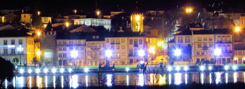 Nespecifikovaný výhled na destinaci Ponte de Lima nebo výhled na město při pohledu z bed and breakfast