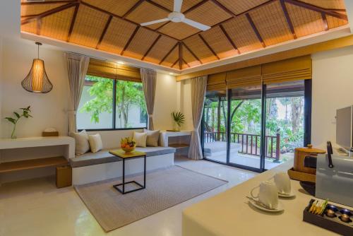 Imagen de la galería de Paradise Beach Resort, Koh Samui - SHA Extra Plus, en Mae Nam