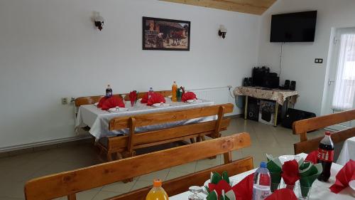 Televisyen dan/atau pusat hiburan di Hazanéző Panzió