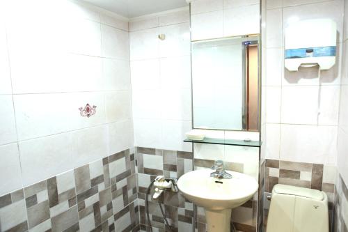 Charm Hotel tesisinde bir banyo