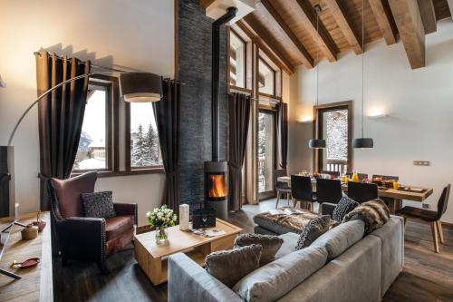 Ruang duduk di Yellowstone Lodge by Alpine Resorts