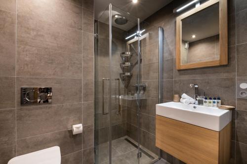 Bilik mandi di Yellowstone Lodge by Alpine Resorts