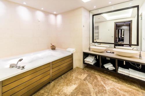 A bathroom at Hotel Residence