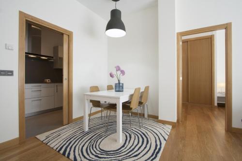 The Rentals Collection | Avenida II