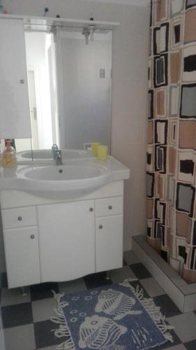 Rose's House – Photos 3