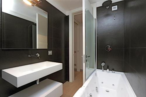 Ванная комната в Rome Unique Monti Colosseum