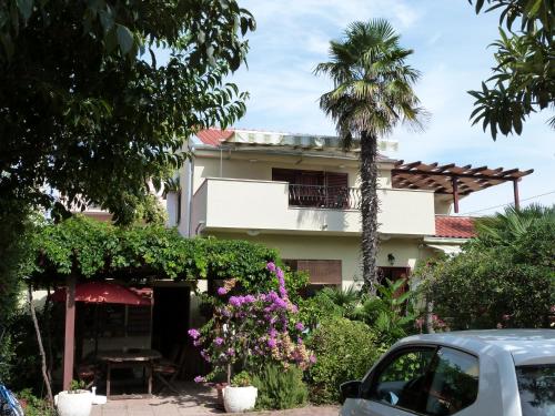 Το κτήριο όπου στεγάζεται  το διαμέρισμα