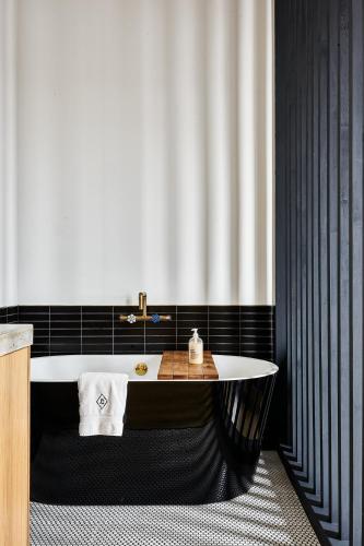 Lokal Hotel Fishtown Image