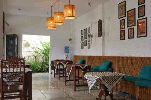 Χώρος καθιστικού στο Hinggil Homestay Syariah Malioboro Yogya Mitra RedDoorz