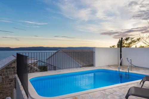 Bazén v ubytovaní Villa Petit in Brela, private pool alebo v jeho blízkosti