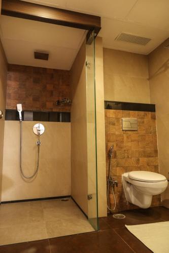 Ένα μπάνιο στο The Grand Asansol