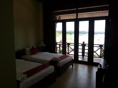 Gallery image of Pon Arena Hotel in Muang Không