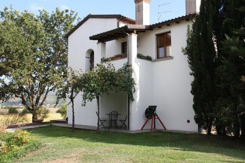 - une vue sur l'avant de la maison dans l'établissement La luna e i falò, à Arezzo